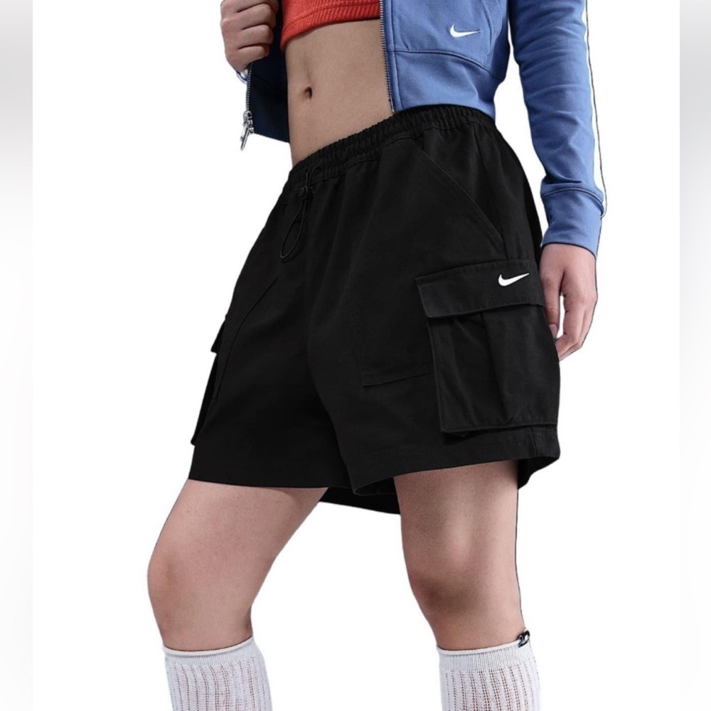 Nike Women's Black Nylon Loose
Fit high rise shorts. NWT size:S